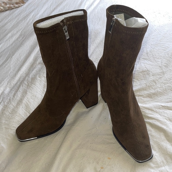 NEW Brown sock heel boots - Picture 3 of 7
